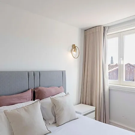 Modern Cativo By Lovelystay Apartment